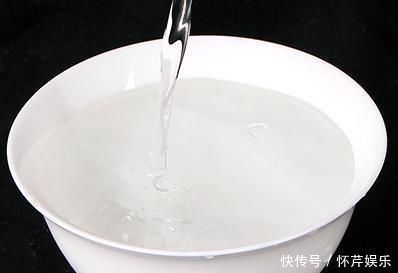 陈醋陈醋|今天才知道,陈醋,米醋,白醋、香醋差别这么大,以后别吃错了