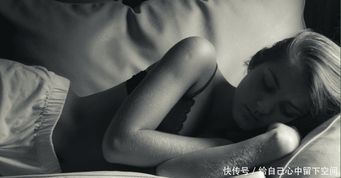 睡满|“每天睡满8小时,才是优质的睡眠”?其实那只是一个“谎言”