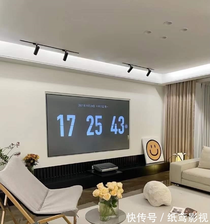 墙面|90后小夫妻,因太会布置而走红,把138㎡婚房装成网友们的理想家