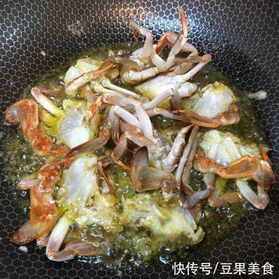 鲜美|#不容错过的鲜美滋味#葱焖梭子蟹