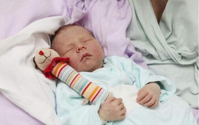 漂亮|新生儿也能看出美丑宝宝这4个地方越丑,说明长大之后颜值越高