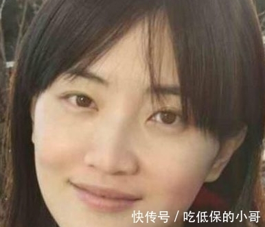 44岁女星自称是校花,在家全职10年没戏拍,离婚后租房一个人带娃