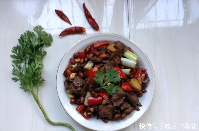 下锅|在家炒猪肝,可不要洗碗直接就下锅了,里面寄生虫,病菌处理不净