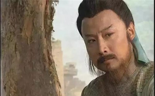 林冲|林冲的“八十万禁军教头”是多大的官职?和高俅相比相差多少?