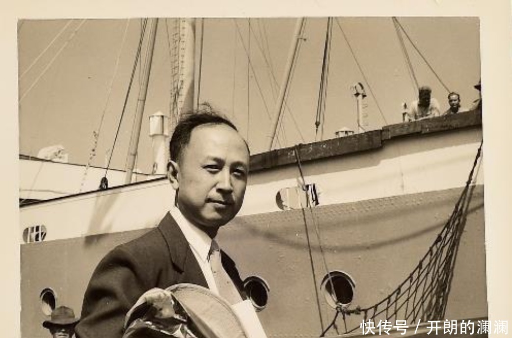 在被人全天监视之下,钱学森如何将求救信寄回国一个烟盒立大功