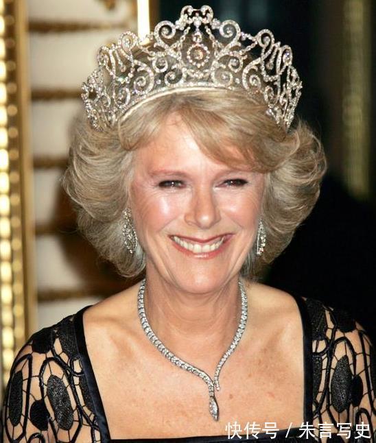 维多利亚女王#头冠珠宝最后会交到谁的手上?谁将继承伊丽莎白二世的珠宝?