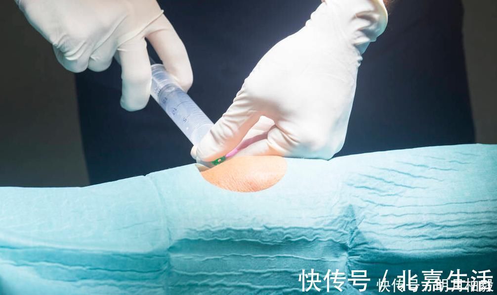 开水|骨科主任:开水里放1勺,连喝30天,膝盖不痛,关节积液也没了