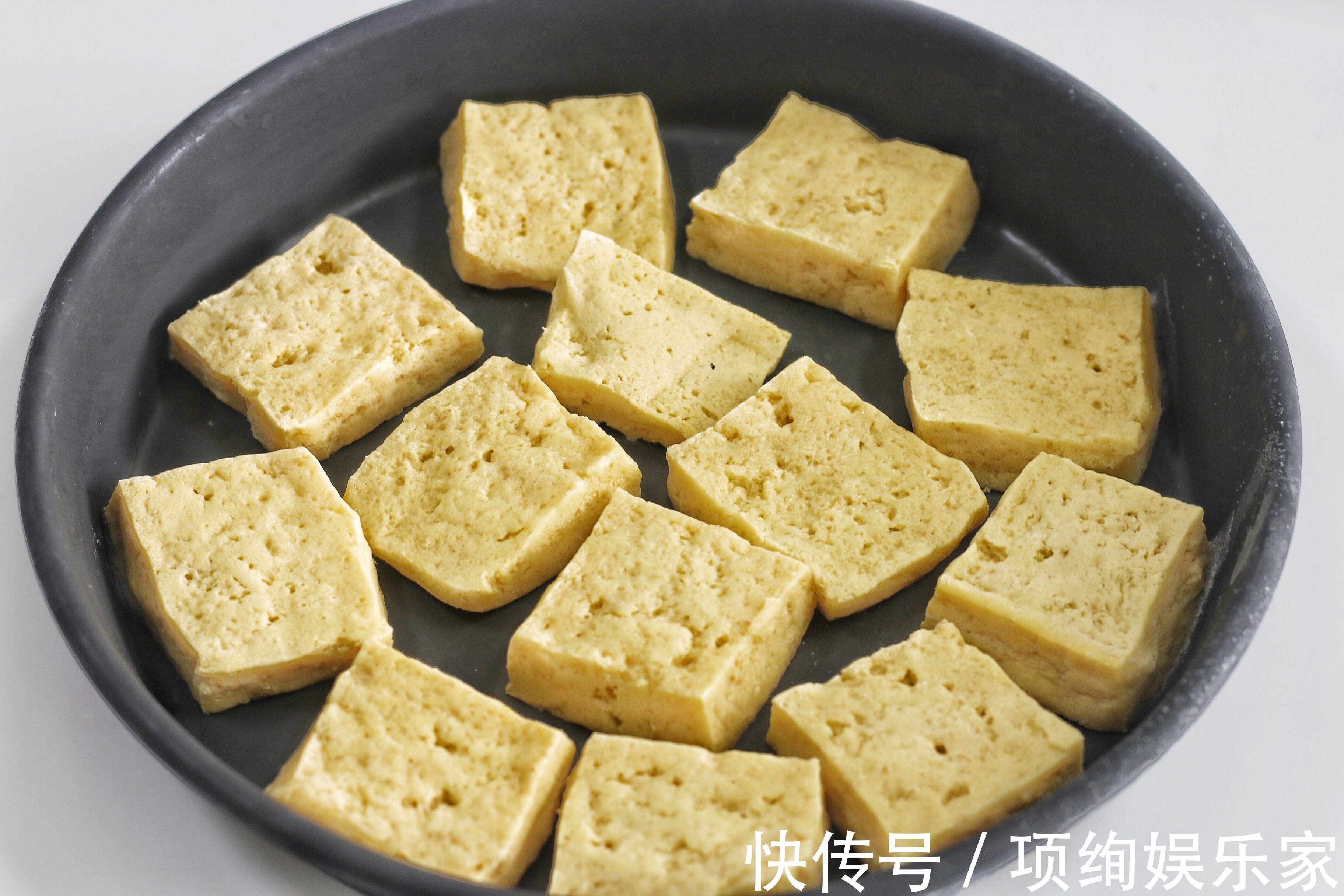 蜂窝|在家做冻豆腐,记住“先蒸后冻”,蜂窝大,不粘连,比买的卫生