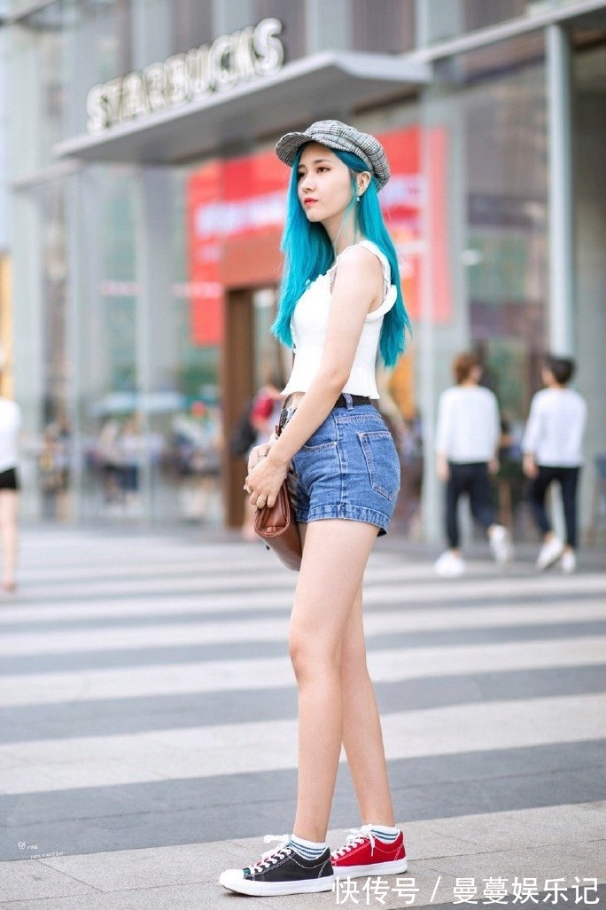 气质 街头气质美女,裙子和短裤的时尚穿搭,既个性又漂亮!