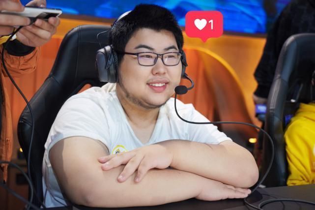 暴风锐和fly深夜双排,直言对小胖很不满,飞牛回应让人意外