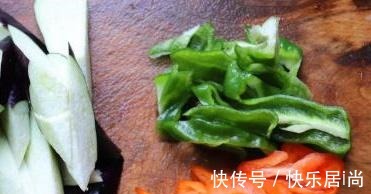 茄子|不放一滴水,饭店大厨亲授,茄子超好吃的做法!吃过的朋友都爱了!