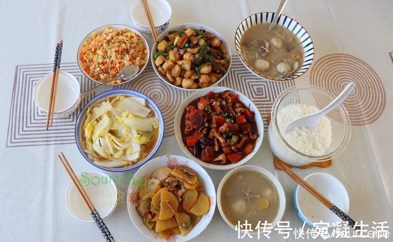 冬天的晚餐四菜一汤,只需30分钟,热乎乎端上桌,实惠又美味