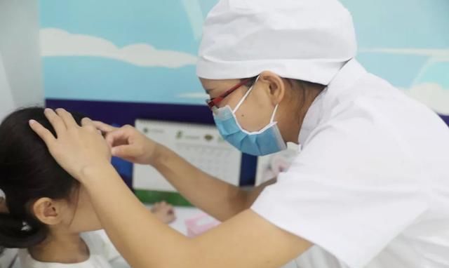 宝宝每天刷牙但却有口臭，导致娃口气不清新的原因，家长要知道