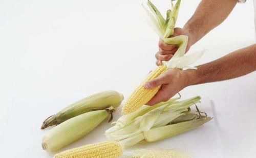 糖尿病患者|糖尿病人总吃4种“养糖王”,打多少胰岛素也浪费,再吃该打嘴了