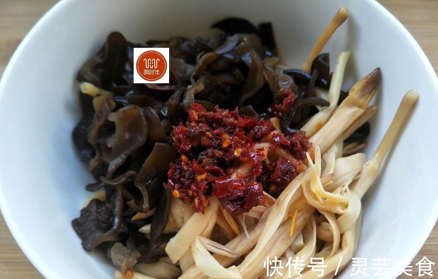 黄花菜|女人不要错过这菜，甩肉吸脂瘦肚子，吃着吃着就瘦了，关键还便宜