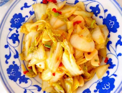 为啥饭店炒的白菜好吃？原来下锅前要多加这1步，白菜脆爽不出水