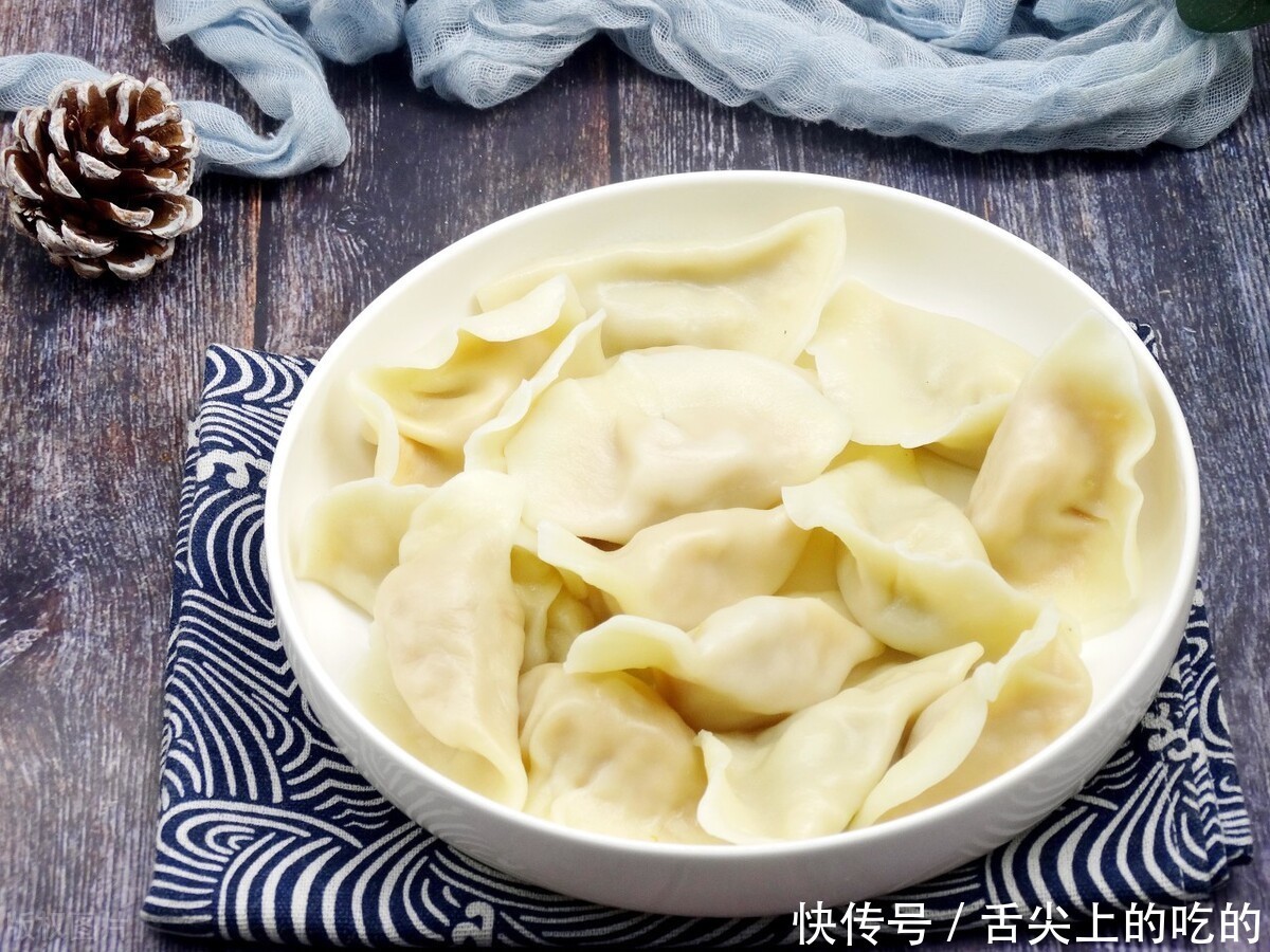 老少皆宜|夏天多吃这馅饺子,清淡清香营养高,一顿能吃30个,比肉馅还香