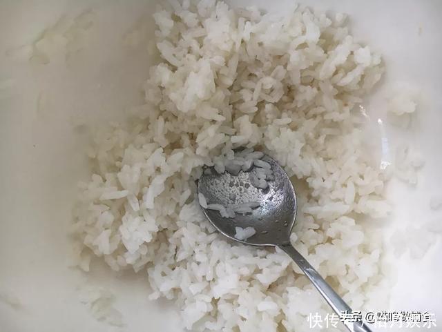 这个比白米饭营养高出好几个档！一口平底锅搞定娃喜欢的饭！