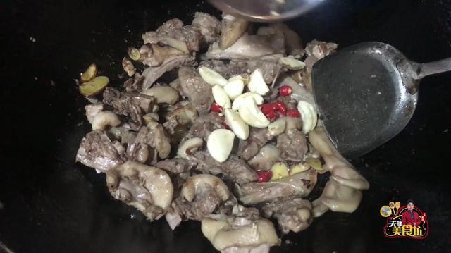 啤酒鸭的新吃法,食材简单做法简单,新手也能做,上桌瞬间被扫光