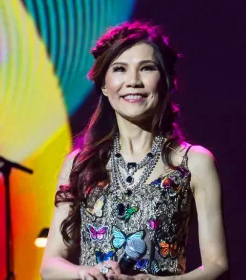 歌曲@雷安娜《旧梦不须记》,人生路漫漫,为何不见黄霑的苦与悲?