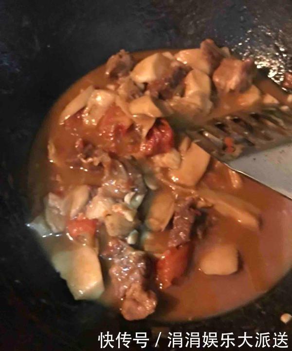 西红柿的黄金搭档不是鸡蛋!而是没人关注的它,强壮筋骨,长高个