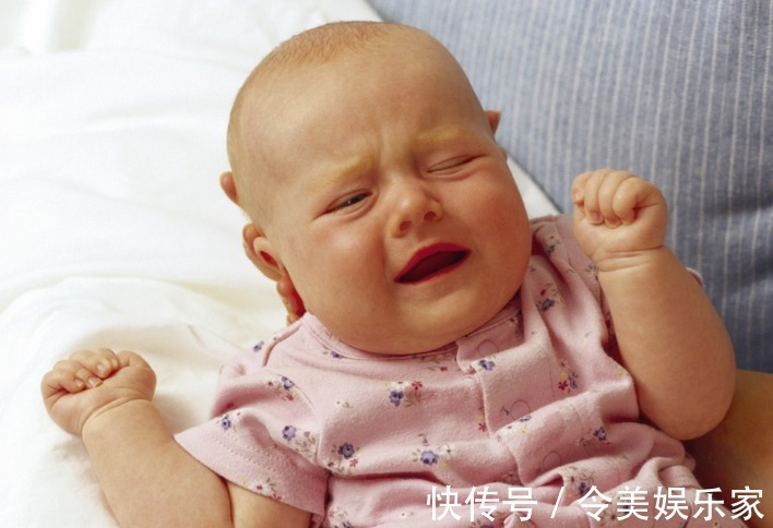 宝宝|宝宝睡醒后如果出现这些行为,说明大脑正在发育,父母尽量别打扰