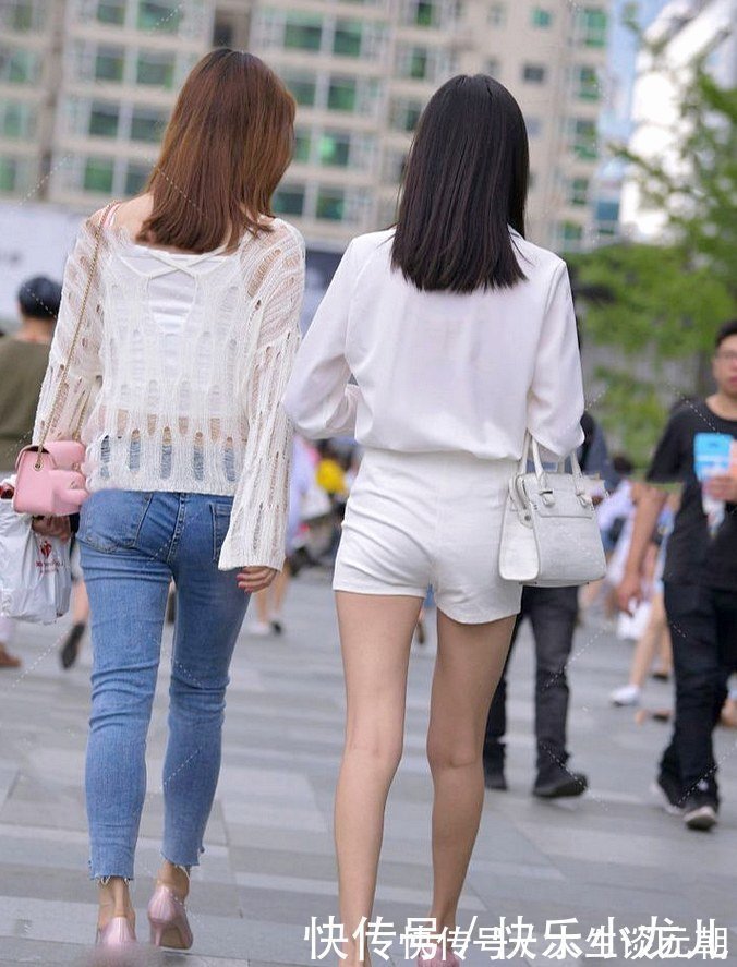 淑女|破洞款的针织衫，呈现女性优雅淑女的气质