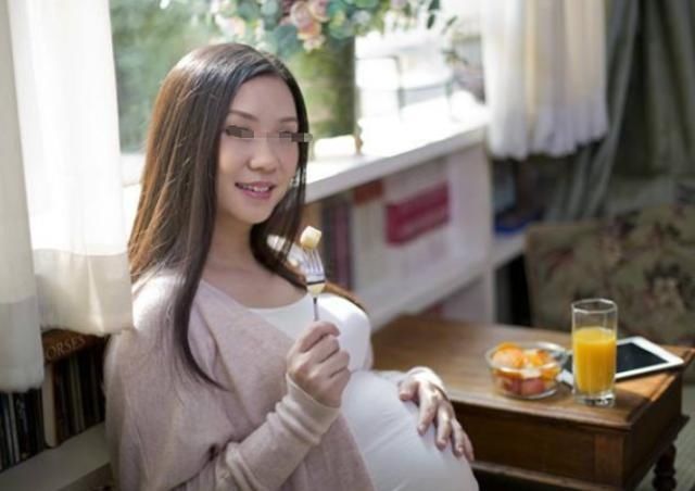 孕期综合症|孕期做到“4不碰”,有利于保持羊水“清澈”,胎儿住着更干净