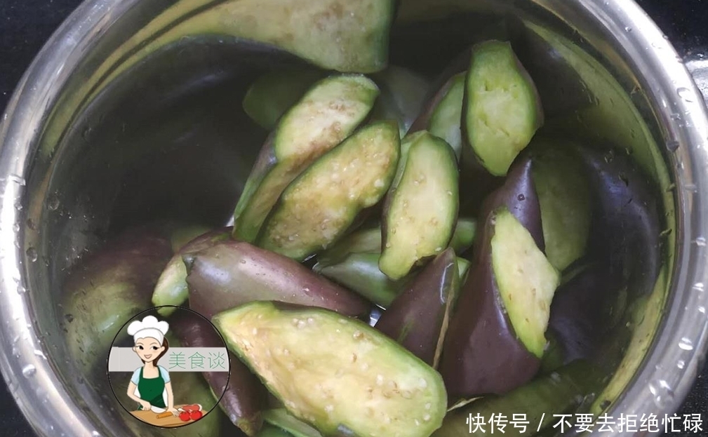 天热没胃口,把三样素菜炒在一起,又香又下饭,上桌直咽口水!