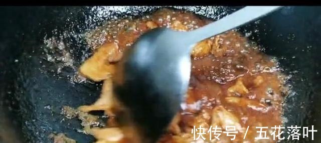 下饭|今天美食,肉炒黄瓜,清脆爽口,黄瓜炒肉是绝配,即营养又下饭!