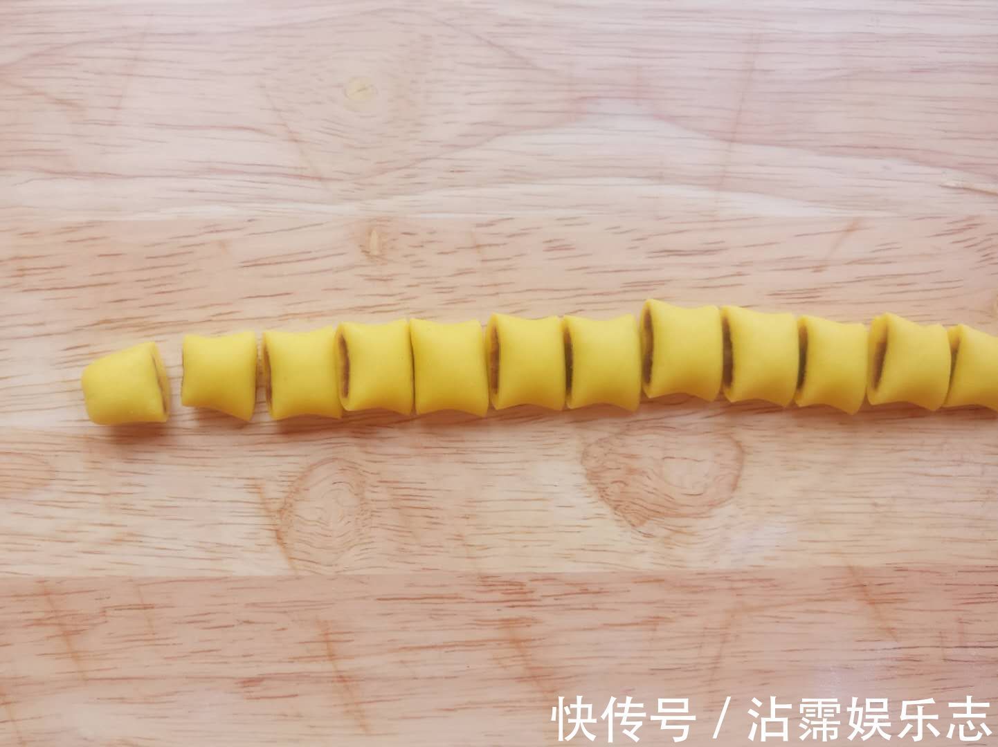 豆沙馅|馒头花样新吃法，儿子一次能吃20个，柔软香甜，好看又好吃