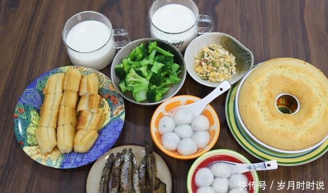 初中生的早餐,一星期不重样,每天五六种,网友这是亲妈!