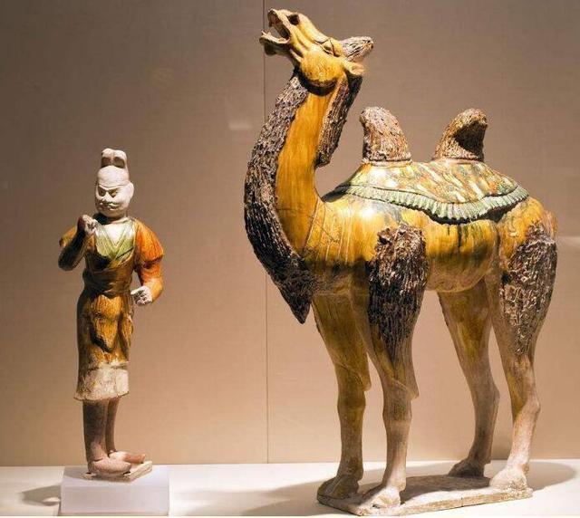 常山赵子虫!李度墓出土了一件唐三彩,看着不起眼,为何是当之无愧的一级文物