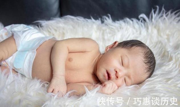 出血|新生儿的三个“异常”表现,其实是父母杞人忧天,新手爸妈快了解