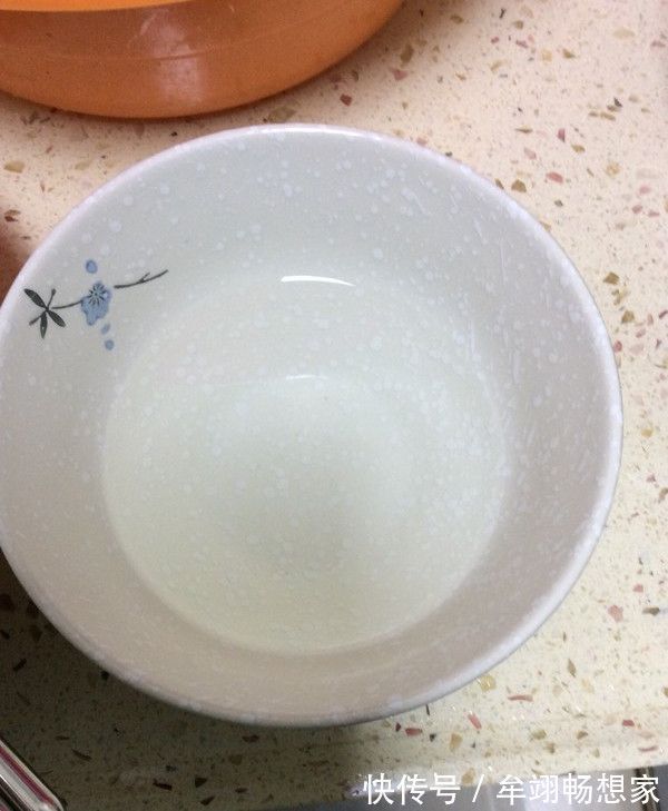 蒸馒头别只加酵母,多加这两味料,30分钟发满盆,暄软有嚼劲