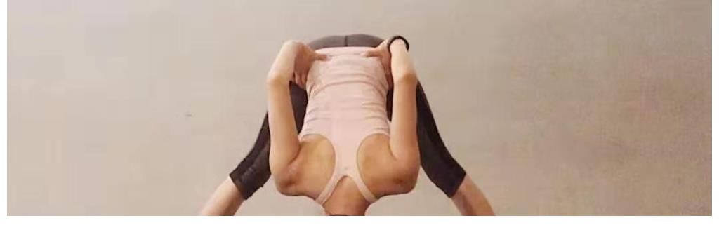 双脚|瑜伽双角式详解，这些技巧初学者一定要掌握！