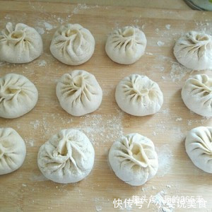 蒸包子发面有妙招,掌握这几点,松软不塌陷,比早餐店买的还好吃