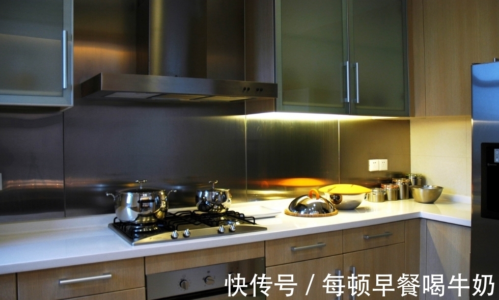 家居|这种风格现在是比较时尚的一种风格，干净整洁，方便休闲娱乐