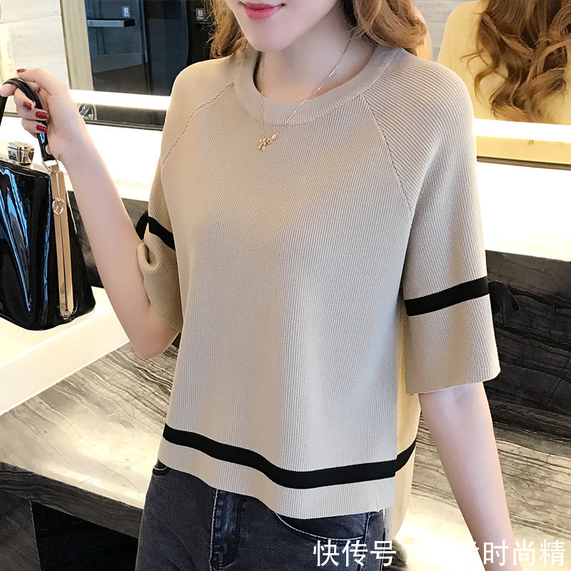 优雅|最近超火一款薄毛衣:叫“樱花粉”,春天搭小脚裤,贼美贼显年轻