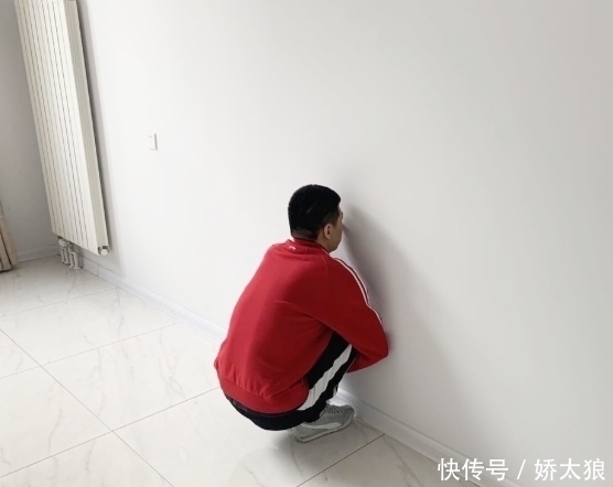 深蹲|百练不如一蹲！1个蹲墙功好过10个深蹲，1天30个，身体健康又轻松