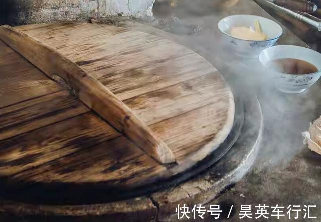 香糟扣肉|常州古镇非遗美食,焦溪大妈用土灶老锅烹制,出了常州别地吃不到