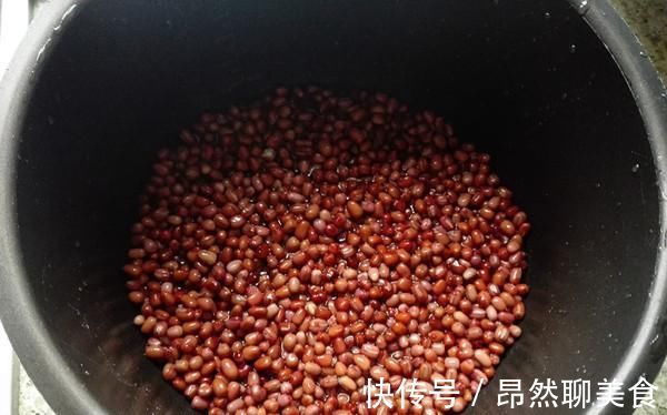 红小豆|红豆和“它”是绝配，隔三差五吃，补充胶原蛋白，毛孔紧致显年轻
