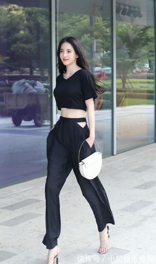 潘南奎 街上偶遇潘南奎,身穿黑色T恤搭配阔腿裤,好气质堪称绝美