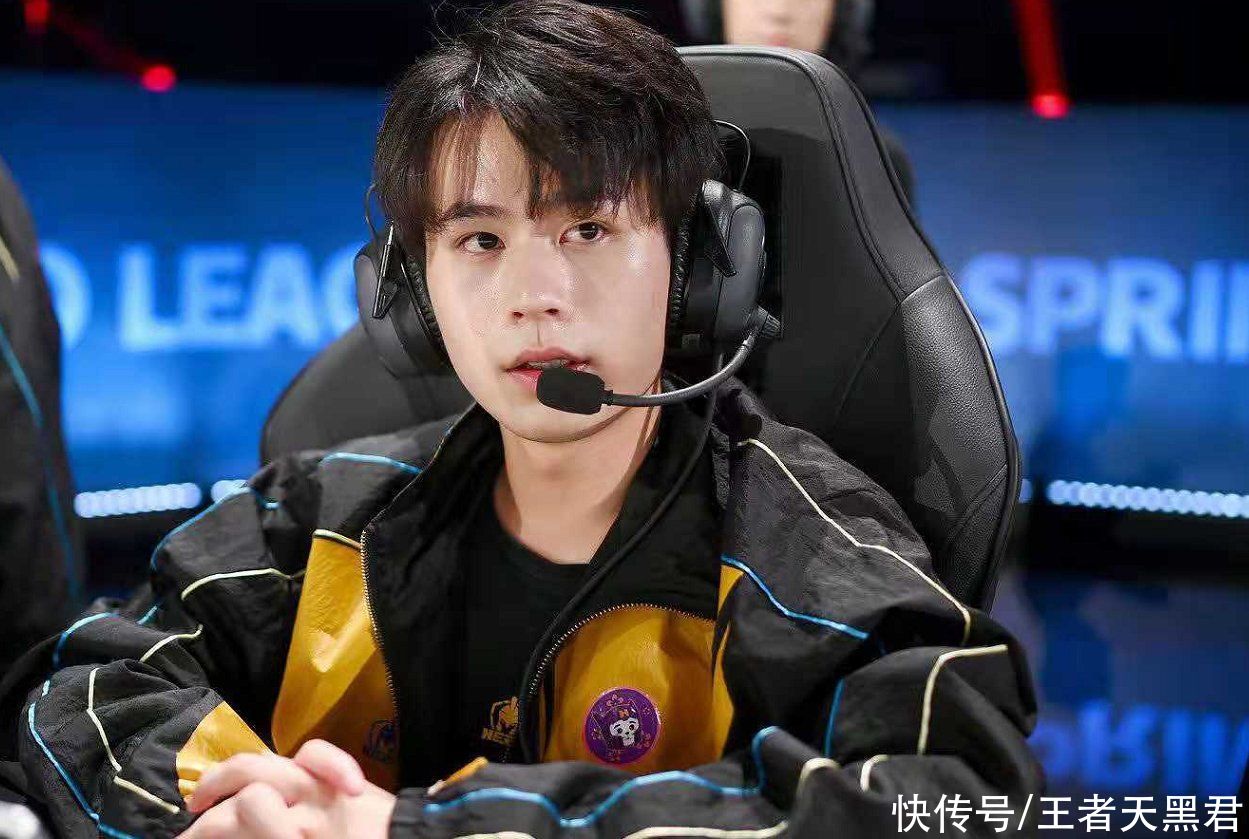 hero|拿了两个冠军,hero无畏还在怀念一年前的席位赛,堪称最大的遗憾