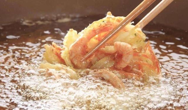 健康|晚上再饿,4种食物不吃,多吃一口,对健康危害加1分