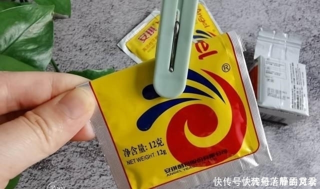 生物活性|今天才知道,酵母粉这样用才正确,原来一直用错,难怪没效果