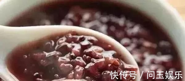 胃胀:红豆和此物一起煮,每天一碗,祛湿排毒,暖胃健脾,脸色更红润