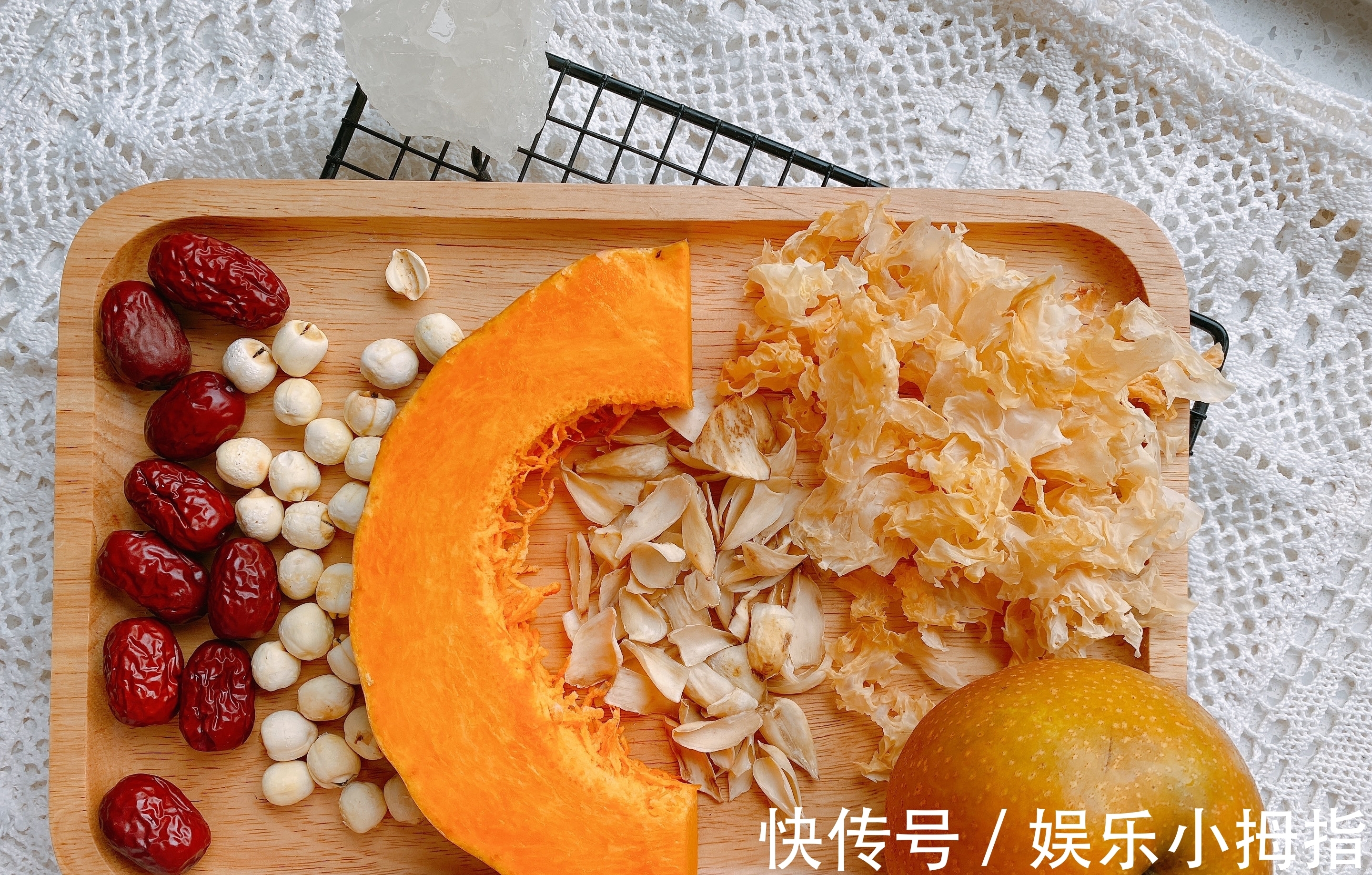 莲子芯|入秋后天气干燥,试试“4白1黄”的甜汤,止咳润肺,跟秋燥说拜拜