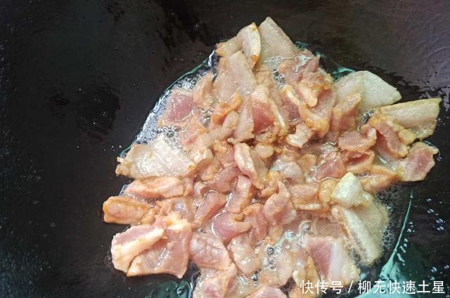 胃口|冷天没有胃口时,就炒一盘这菜,吃起来酸辣美味,开胃又下饭