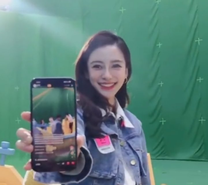 《跑男9》刚官宣不久，杨颖就现身直播间，谁知生图状态成为亮点